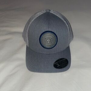 Travis Matthews hat